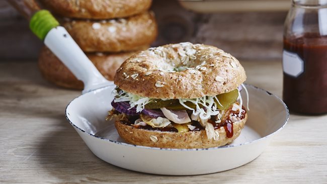 bagel-multigrain-pulled-chicken